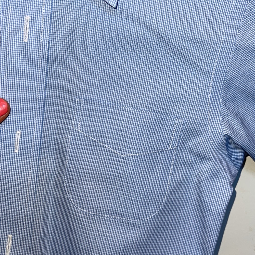 Button down - Picture 2 of 3